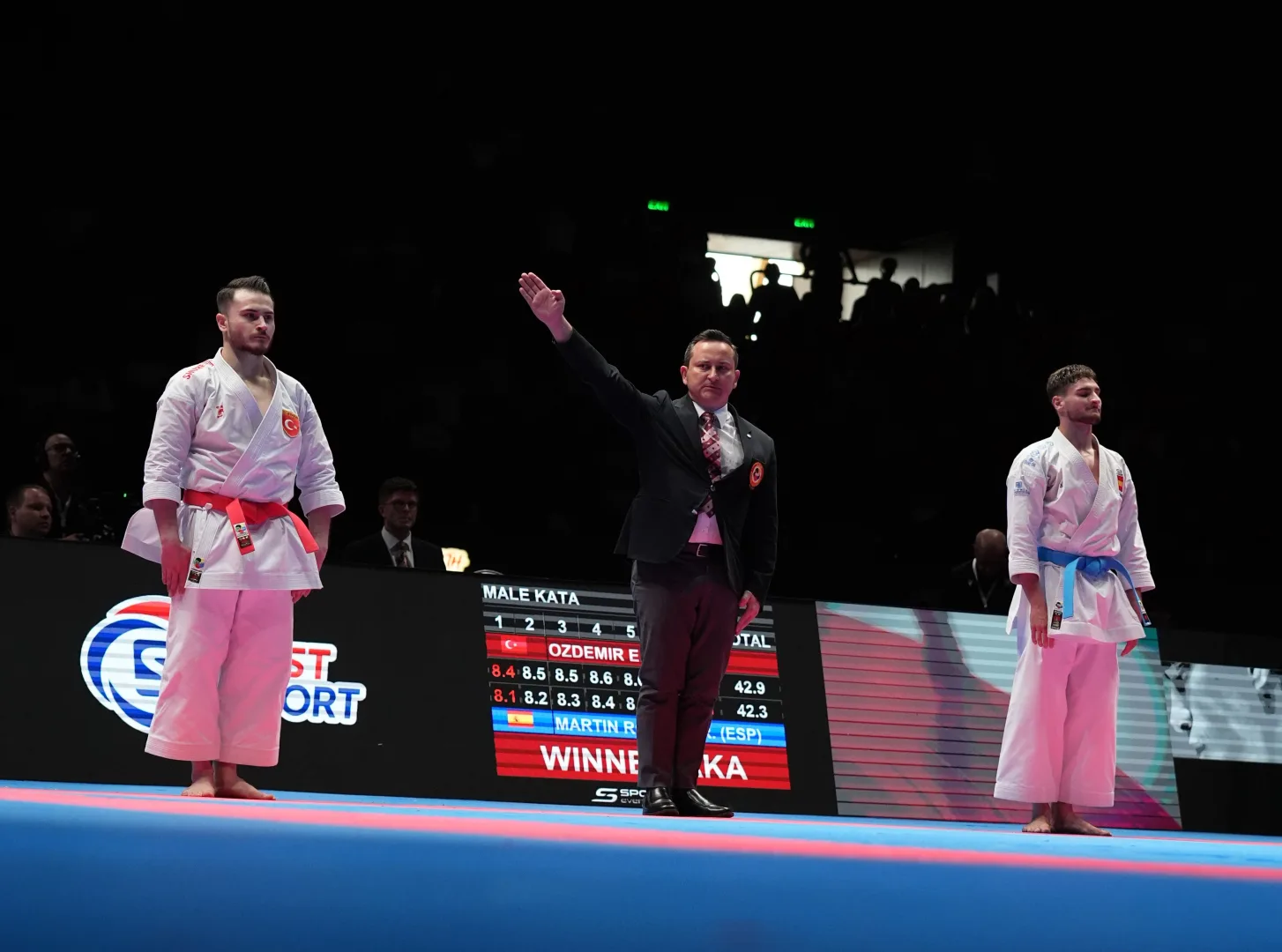 ERKEK KATADA AVRUPA ŞAMPİYONU ENES ÖZDEMİR